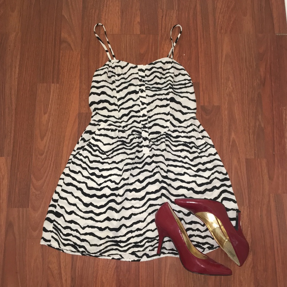 Timing Black/White Dress